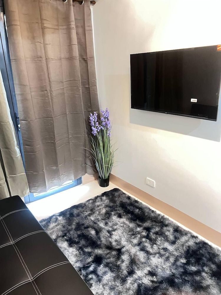 SHORE 3 RESIDENCES Comfort Condo, 1 Bedroom, Balcony, Pool View 253