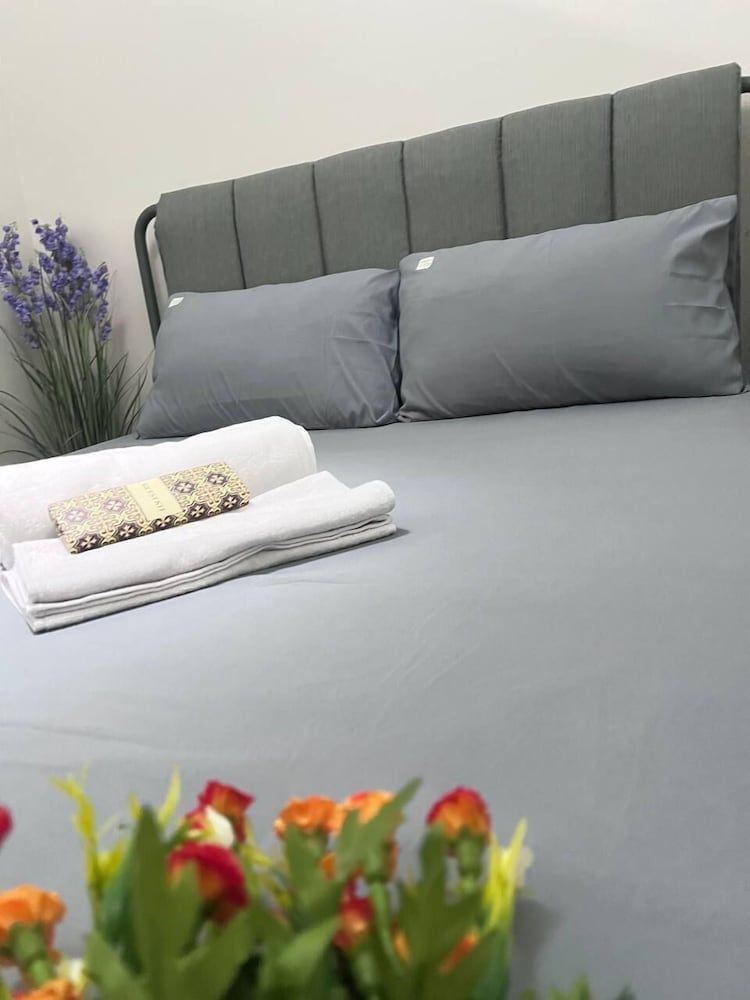 SHORE 3 RESIDENCES Comfort Condo, 1 Bedroom, Balcony, Pool View 92