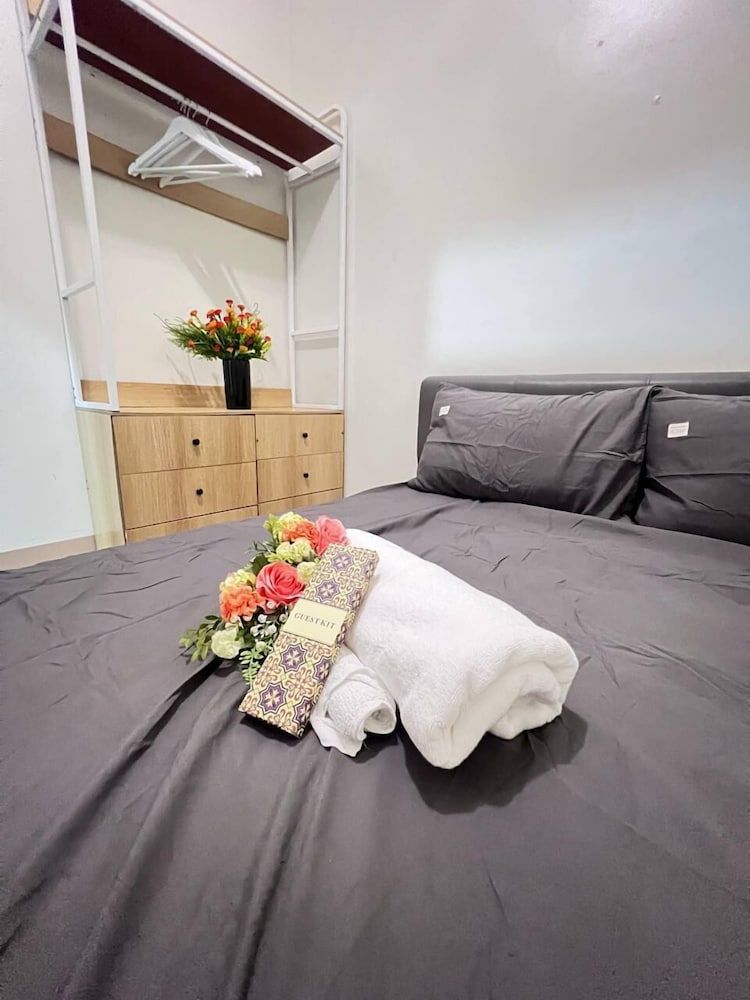 SHORE 3 RESIDENCES Comfort Condo, 1 Bedroom, Balcony, Pool View 50