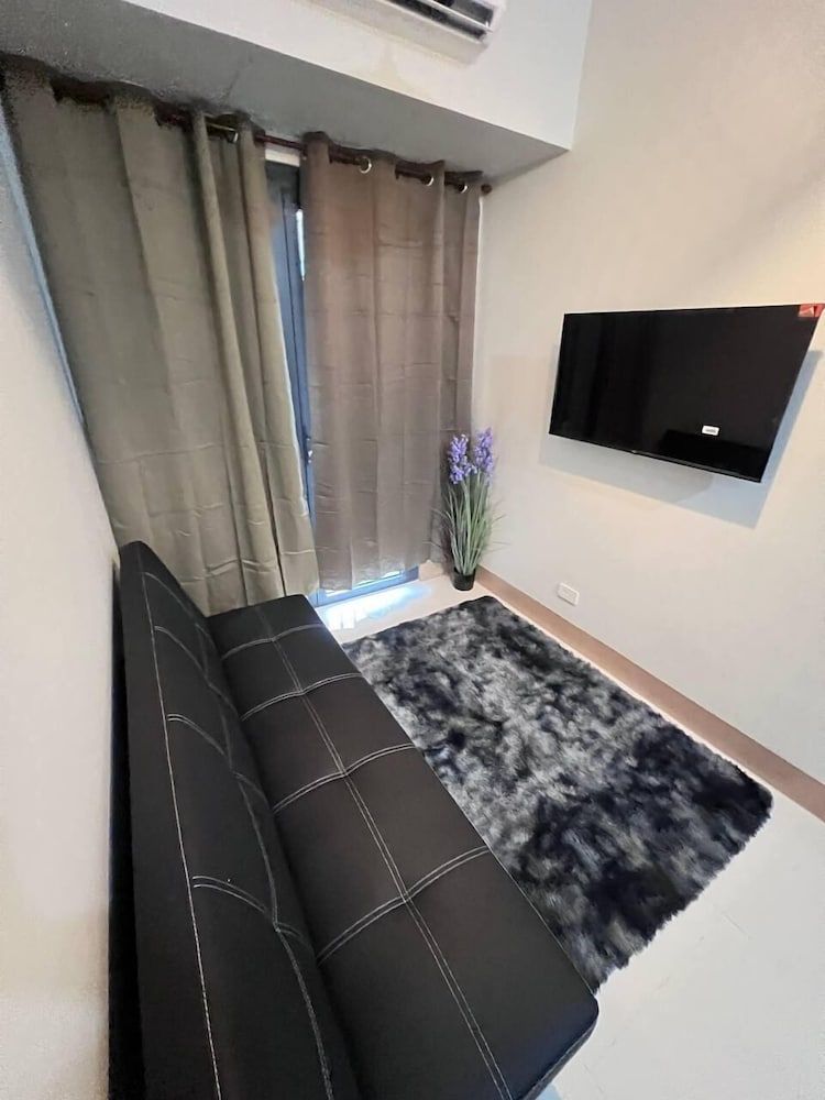 SHORE 3 RESIDENCES Comfort Condo, 1 Bedroom, Balcony, Pool View 288