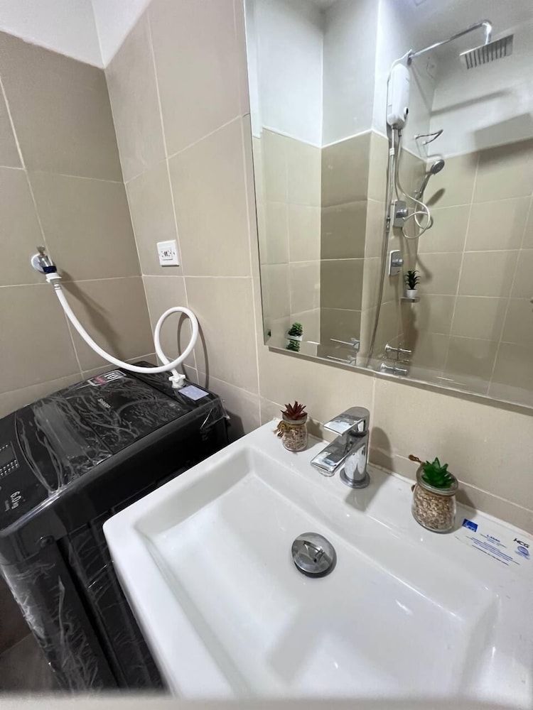 SHORE 3 RESIDENCES Comfort Condo, 1 Bedroom, Balcony, Pool View 176