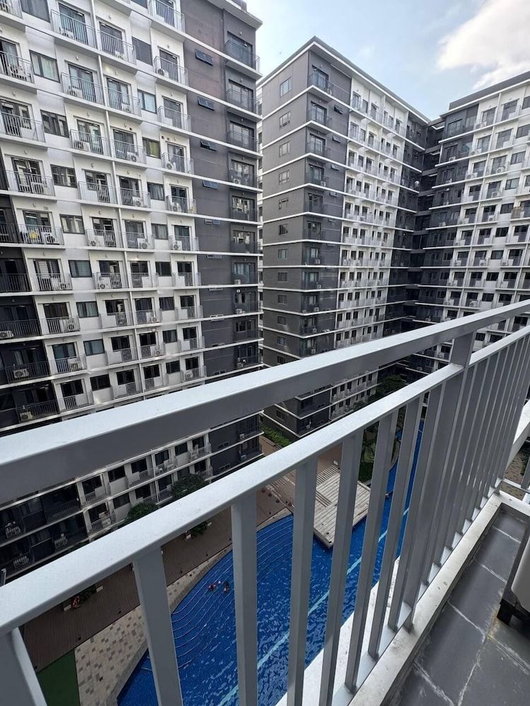 SHORE 3 RESIDENCES Comfort Room 4