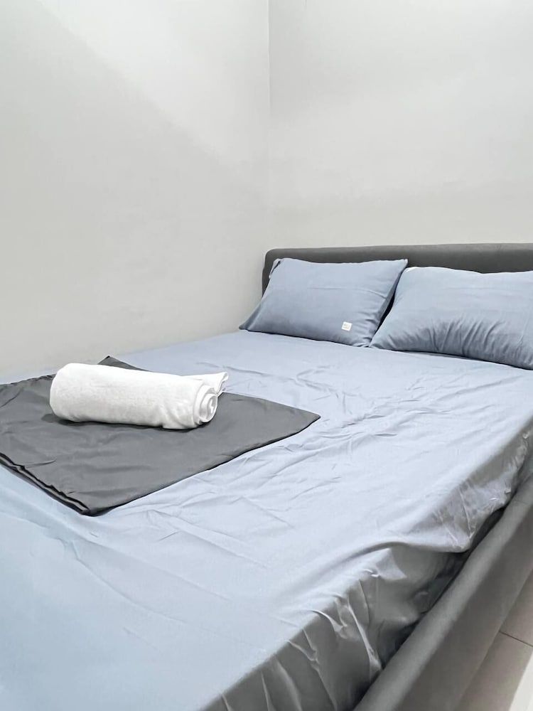 SHORE 3 RESIDENCES Comfort Condo, 1 Bedroom, Balcony, Pool View 43