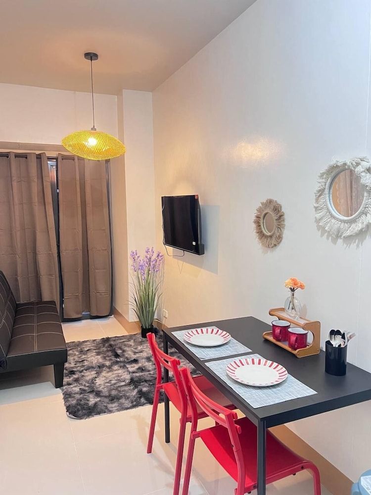 SHORE 3 RESIDENCES Comfort Condo, 1 Bedroom, Balcony, Pool View 211