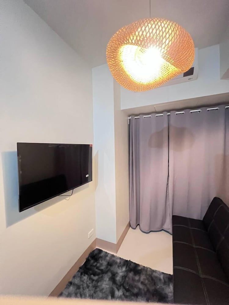 SHORE 3 RESIDENCES Comfort Condo, 1 Bedroom, Balcony, Pool View 281