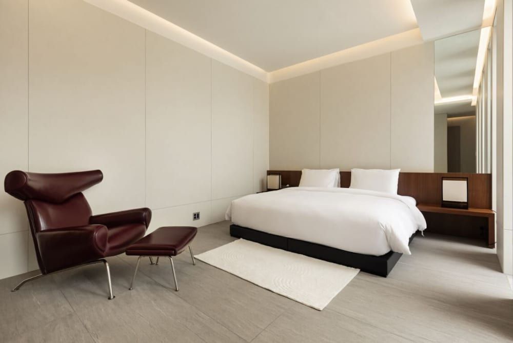 UniIsland The SpaVille Spa Suite