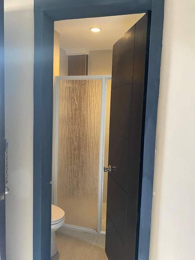 Dantes Hideaway Standard Double Room 8