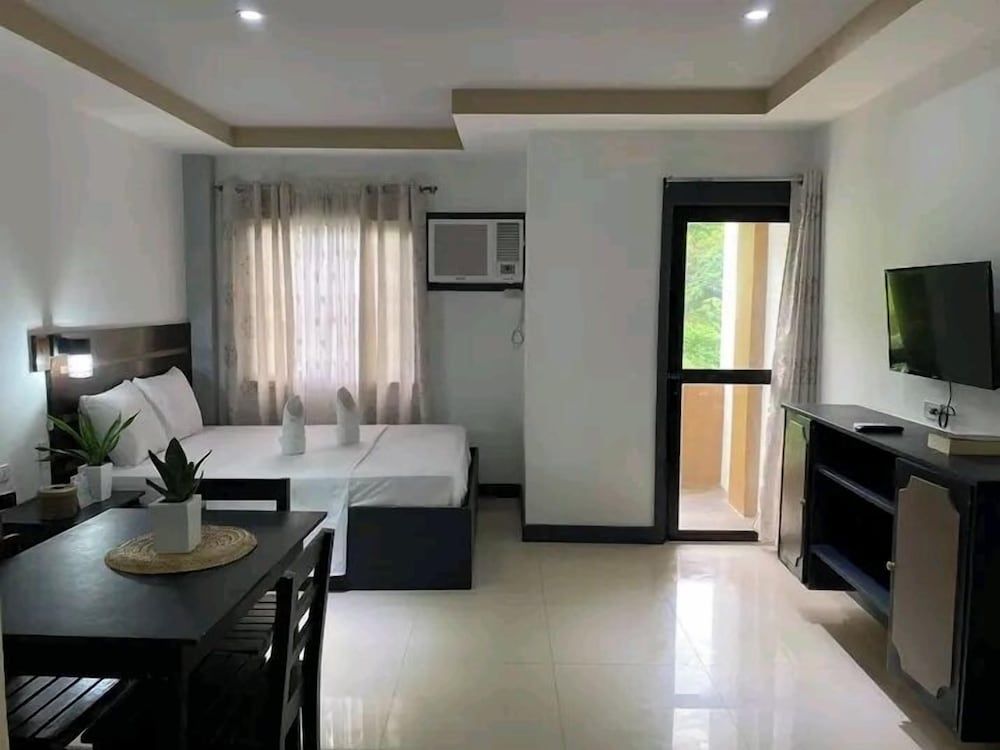 Dantes Hideaway Standard Double Room 2