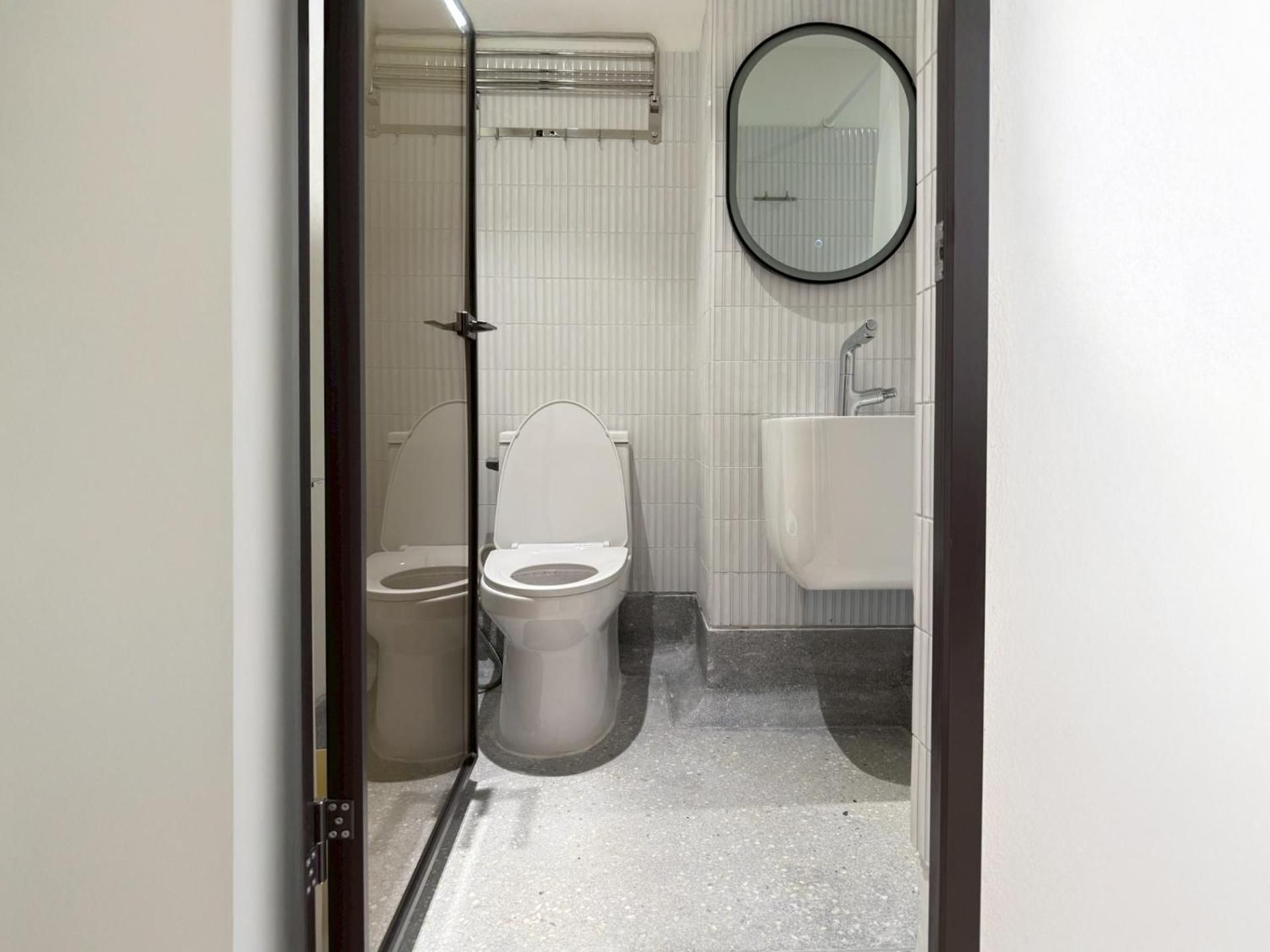 Brown H Superior King Room 2