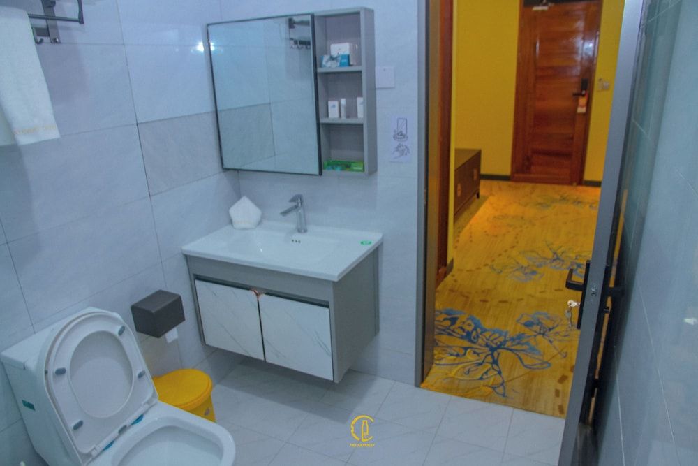 Kijichi Gateway Hotel Executive Suite, 1 Bedroom 9