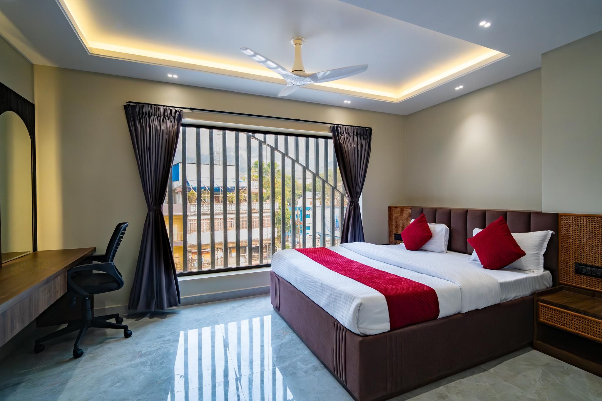 Hotel Vianta Deluxe City View Room 2