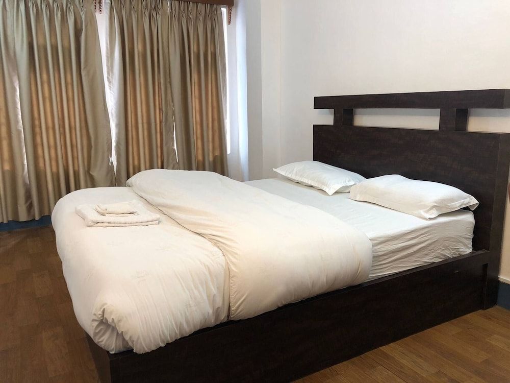 Makalu Apartment 2bhk Thamel 5 min Walk 1st Floor Apartment, 2 Bedrooms, Smoking, Balcony 4