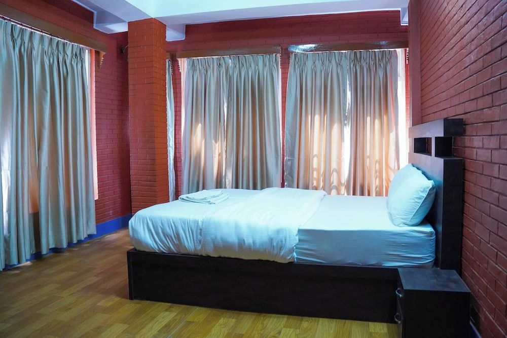 Makalu Apartment 2bhk Thamel 5 min Walk 1st Floor Apartment, 2 Bedrooms, Smoking, Balcony 3