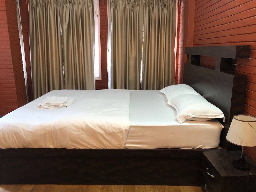 Makalu Apartment 2bhk Thamel 5 min Walk 1st Floor Apartment, 2 Bedrooms, Smoking, Balcony 2