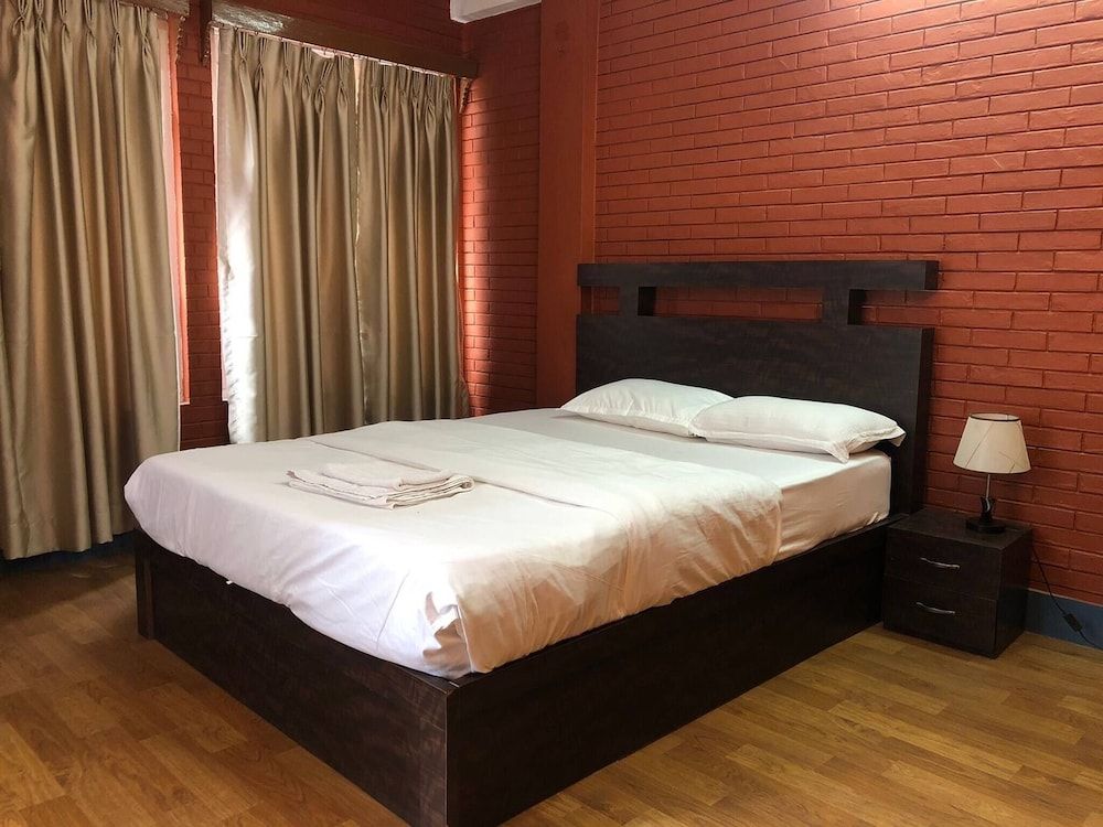 Makalu Apartment 2bhk Thamel 5 min Walk 1st Floor Apartment, 2 Bedrooms, Smoking, Balcony 8