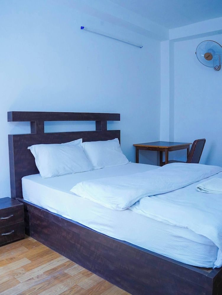 Makalu Apartment 2bhk Thamel 5 min Walk 1st Floor Apartment, 2 Bedrooms, Smoking, Balcony 15