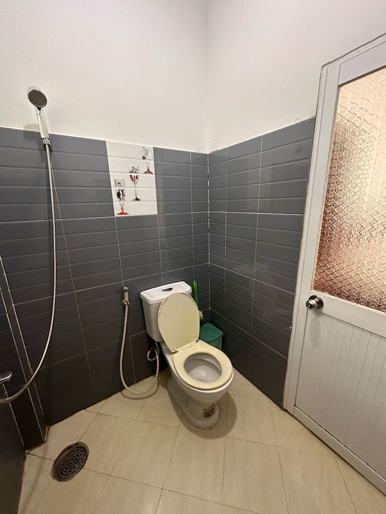 Bungalow Tài Phát Basic Double Room, Balcony, Courtyard View 2