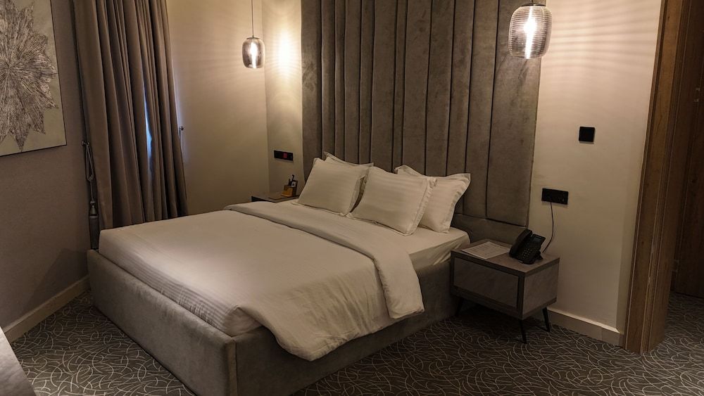 ELYSIAN HOTEL Standard Apartment, 1 Queen Bed