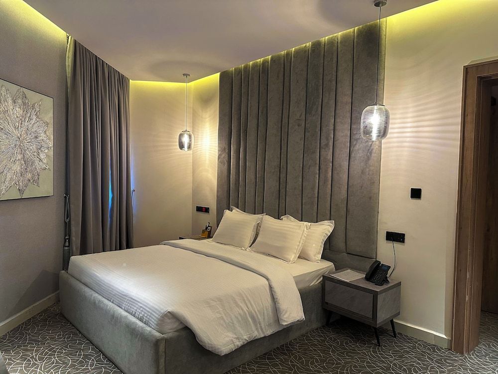 ELYSIAN HOTEL Luxury Apartment, 2 Queen Beds, Kitchenette