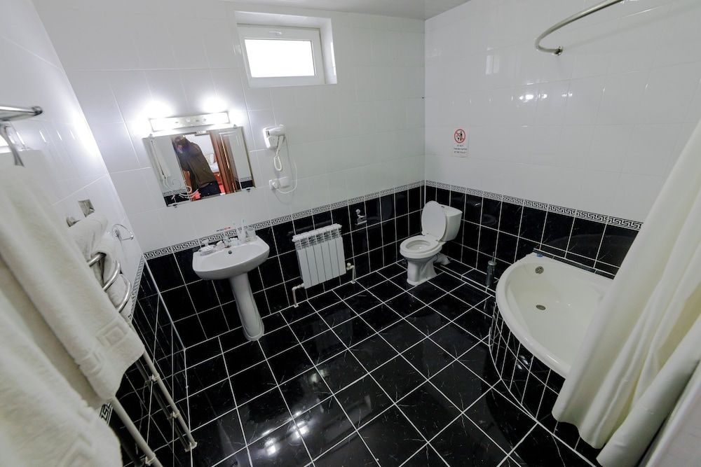 Qibla Tozabog Double Room 7