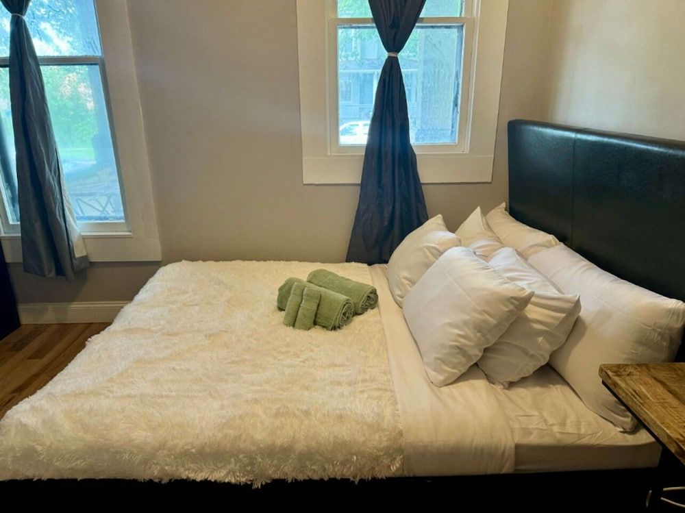 Jungle House Boutique Lofts – Downtown Columbus & Short North Jungle Aura 5