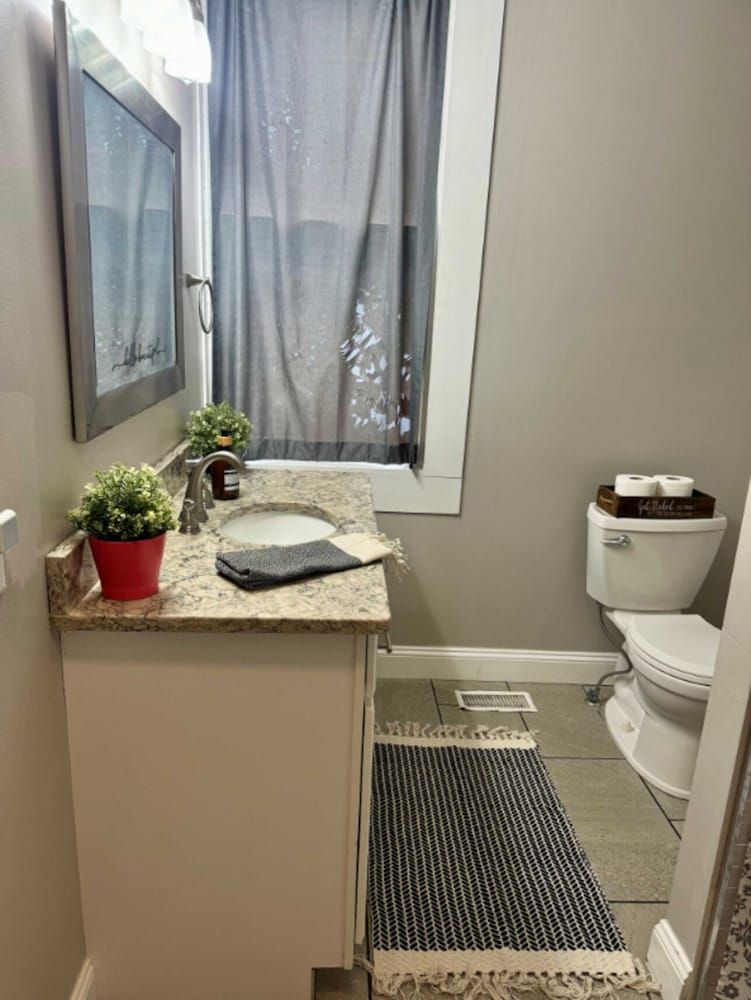 Jungle House Boutique Lofts – Downtown Columbus & Short North Jungle Aura 13