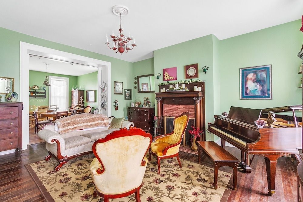 America Room 1 Bedroom by Main Street Bed & Breakfast Room, 1 Bedroom 6