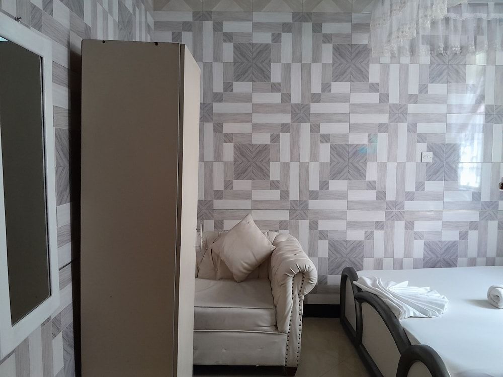 Happy Classic Lodge Deluxe Double Room 2