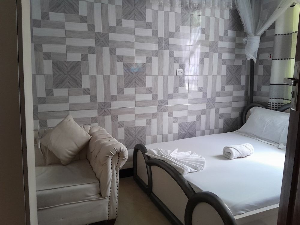 Happy Classic Lodge Deluxe Double Room 3