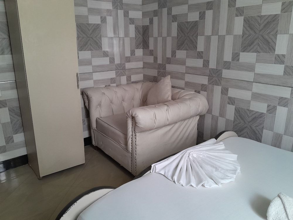 Happy Classic Lodge Deluxe Double Room