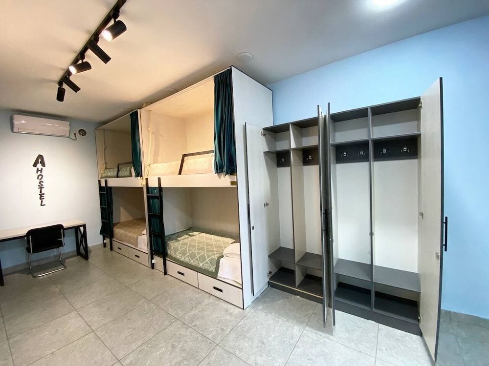 A Hostel Private Room for 8 5