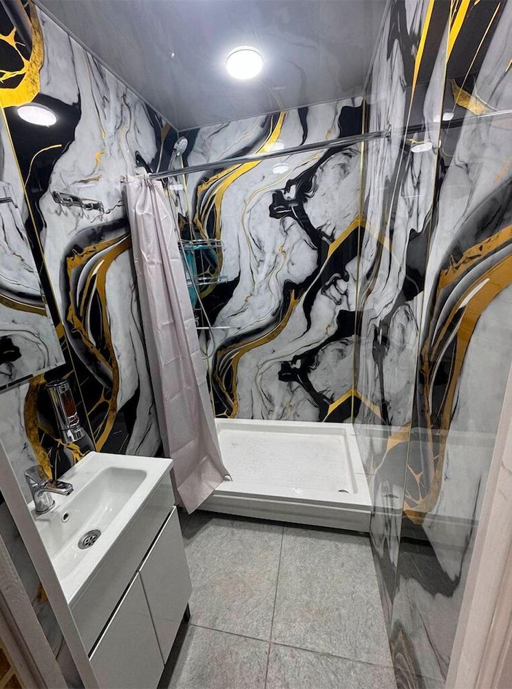 A Hostel Private Room for 8 4