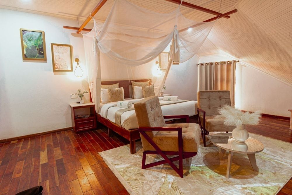 Njele Country Park Deluxe Room 7