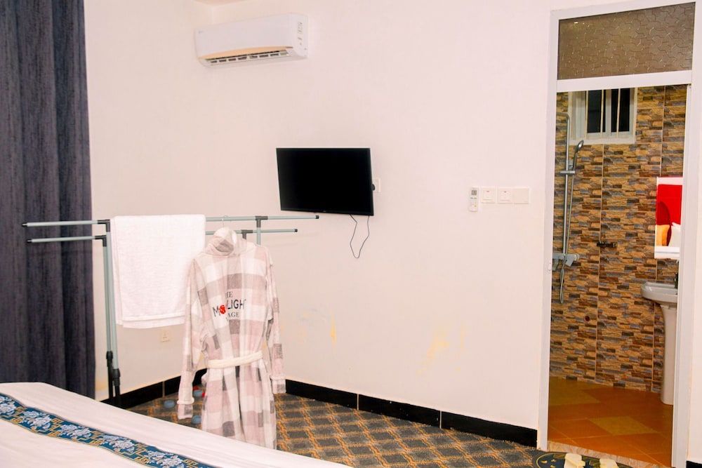 Moonlight Village Deluxe Double Room 4