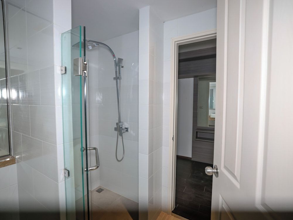 DWIJA HOTEL & SUITE Deluxe Suite, Patio, Pool View 5