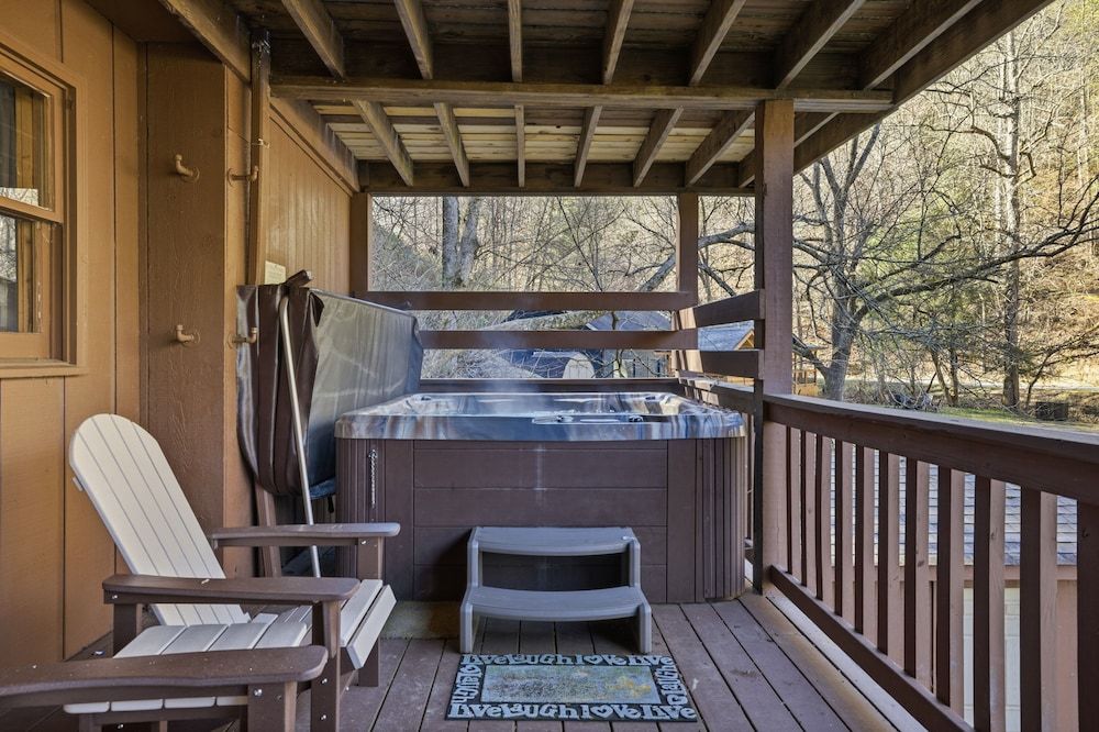 Creekbend 3 Bedroom Home Cabin, 3 Bedrooms 7