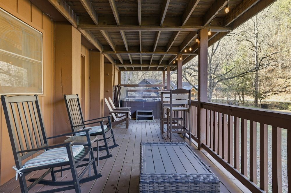 Creekbend 3 Bedroom Home Cabin, 3 Bedrooms 6