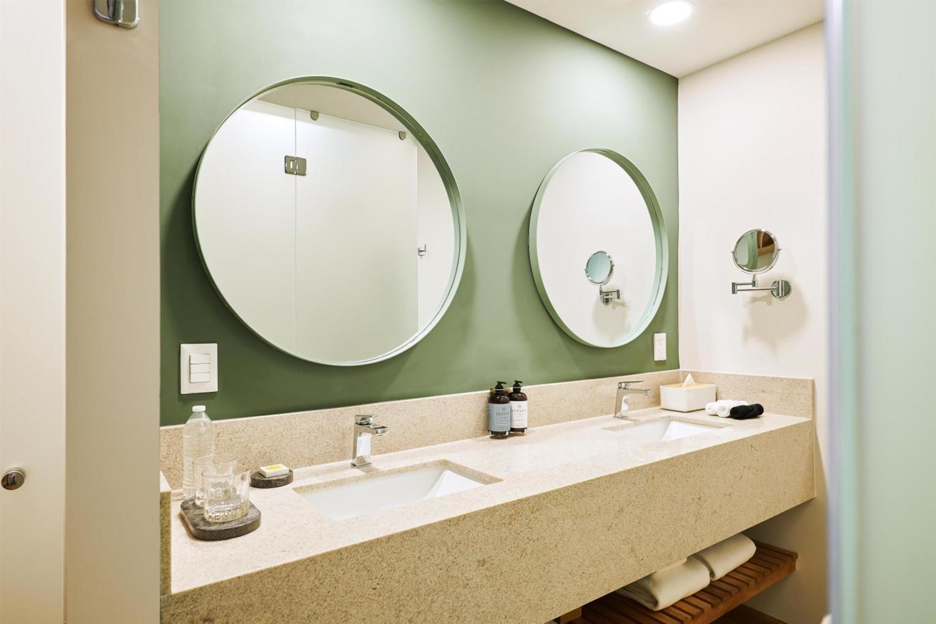 WorldHotels Acueducto Guadalajara Junior King Suite with Sofa Bed - Non-Smoking 3