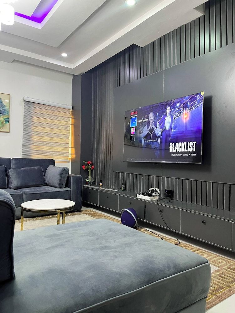 Luxurious 3BR Apartment 247 Power City Views Apartment, 3 Bedrooms, Accessible, Smoking 16