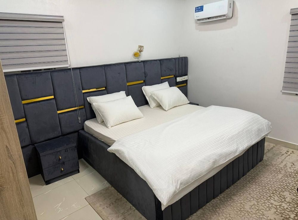 Luxurious 3BR Apartment 247 Power City Views Apartment, 3 Bedrooms, Accessible, Smoking