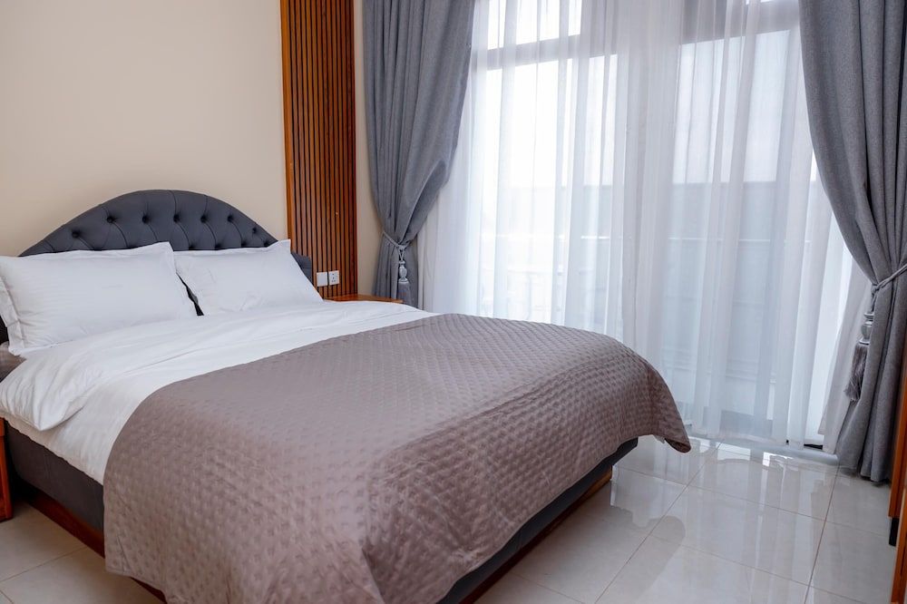 Q-Plus Apartments Comfort Single Room, Hill View 2