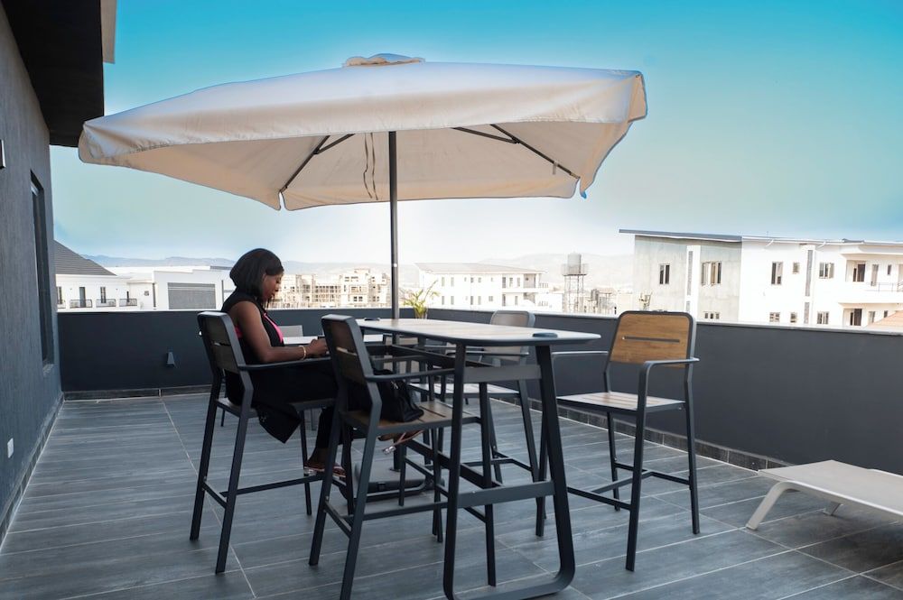 The Cove Apartments Luxury Penthouse, City View 3