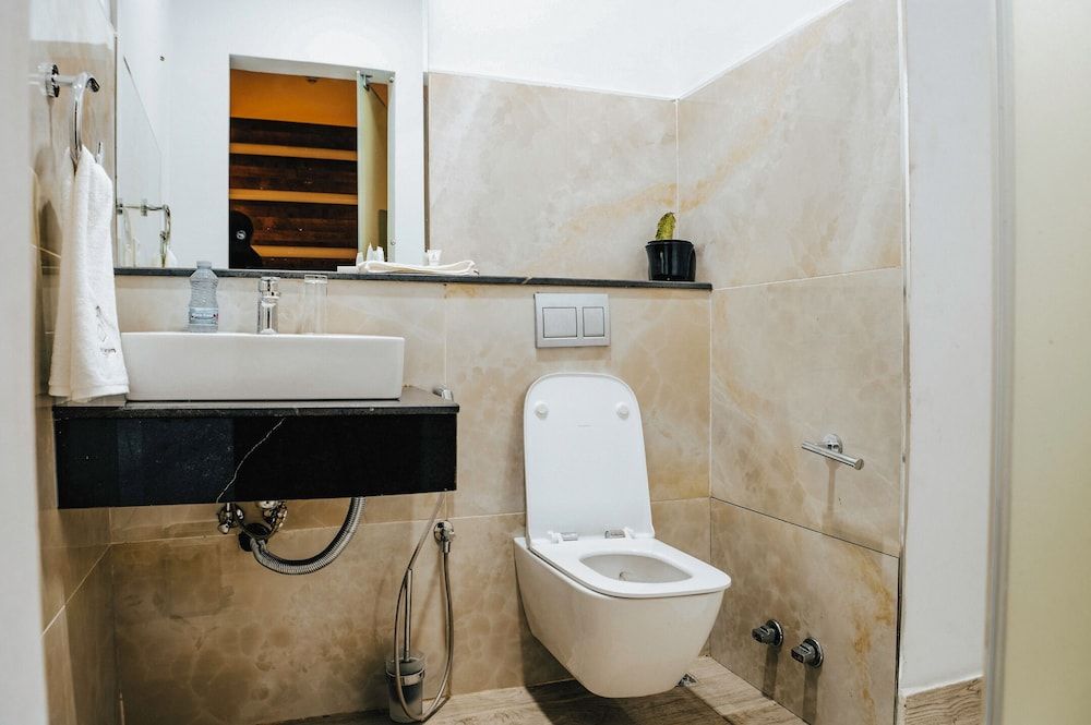 The Cove Apartments Luxury Penthouse, City View 4