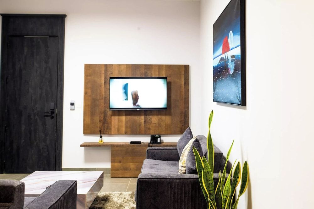 The Cove Apartments Luxury Apartment, City View 7