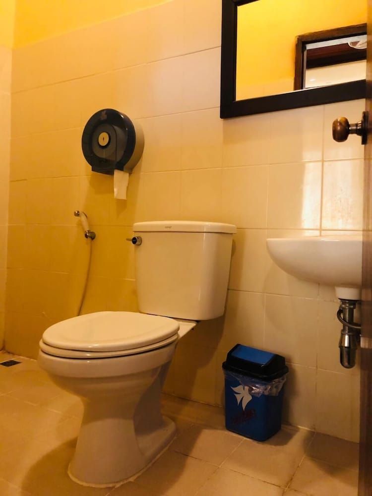 Tingkham Guesthouse Deluxe Double Room 12