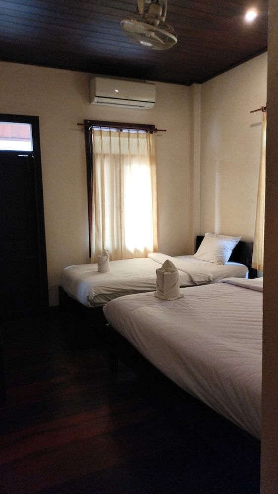 Tingkham Guesthouse Deluxe Triple Room, 2 Bedrooms 5