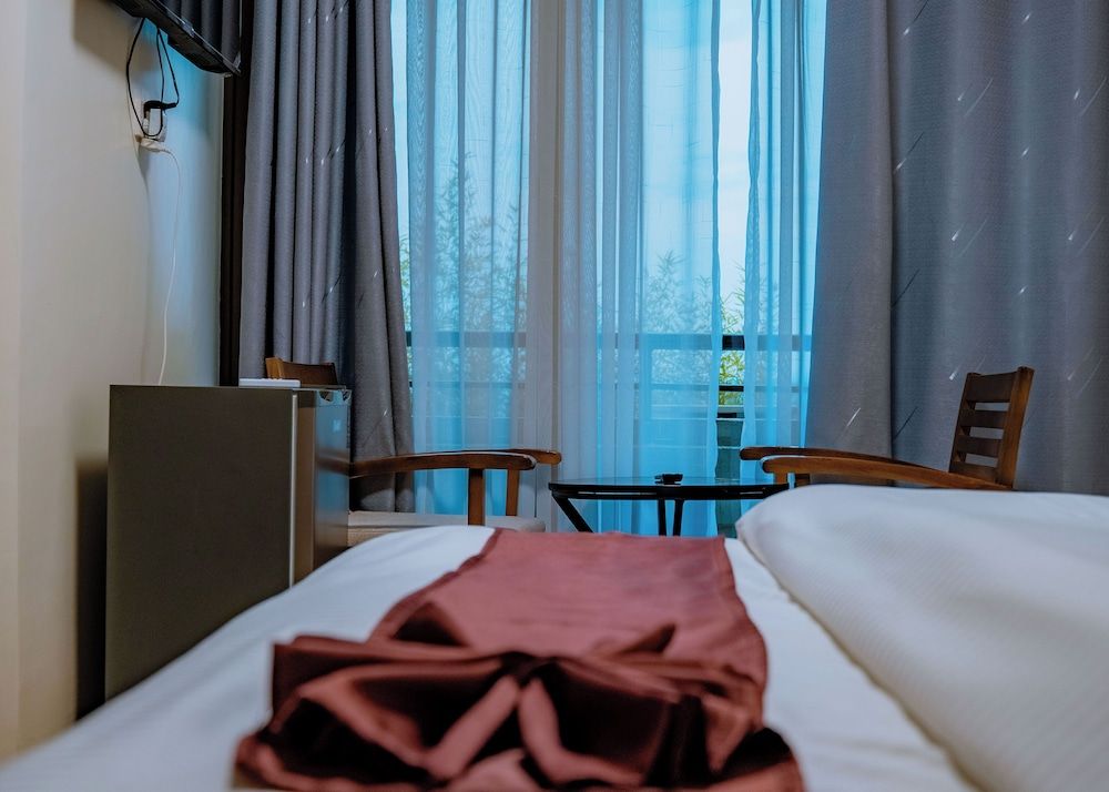 ROYAL CROWN HOTEL Family Double Room, Balcony, City View 9