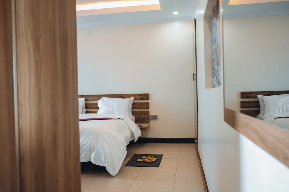 ROYAL CROWN HOTEL Executive Double Room, Balcony, City View 6