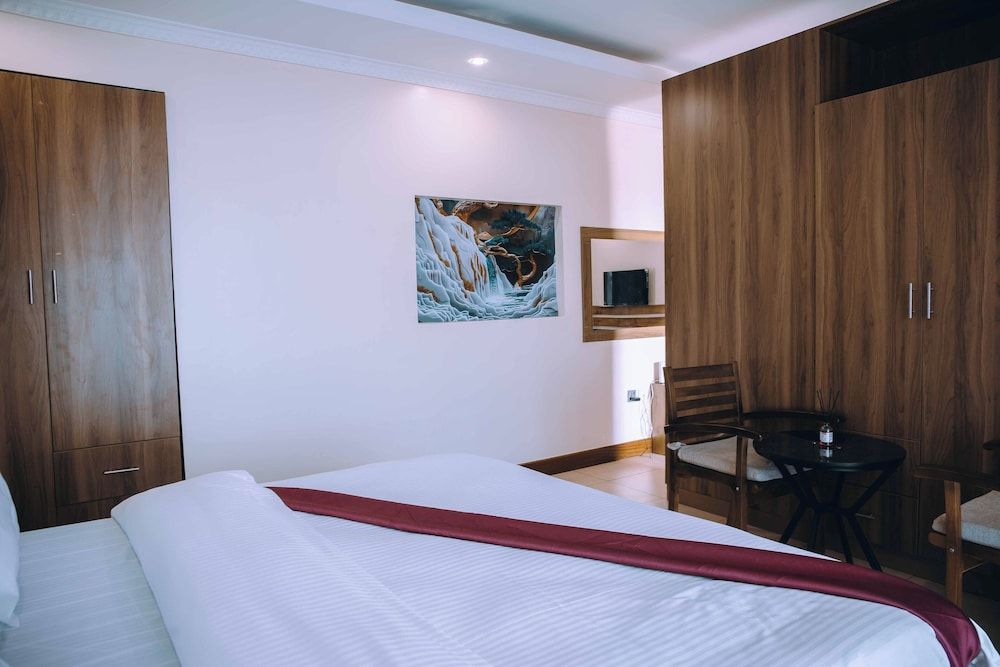 ROYAL CROWN HOTEL Executive Double Room, Balcony, City View 3