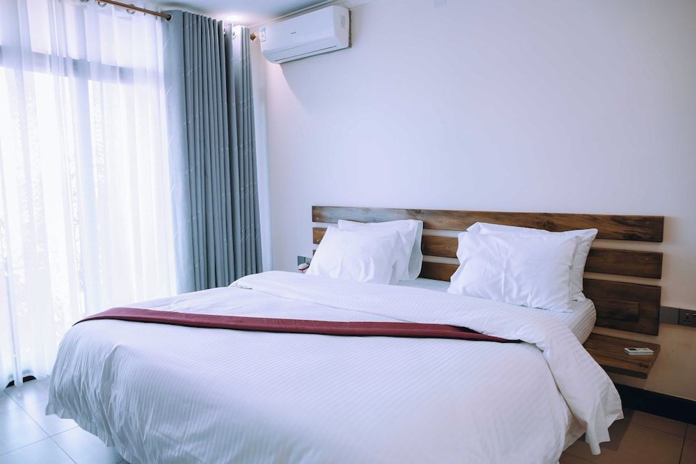 ROYAL CROWN HOTEL Executive Double Room, Balcony, City View 4